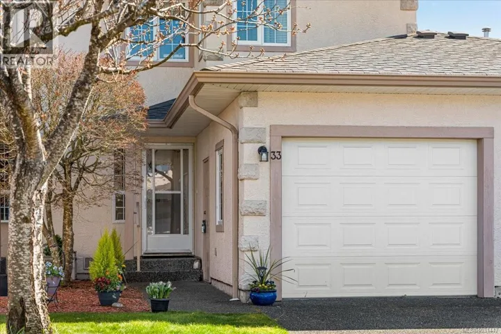 33 2055 GALERNO Rd, Campbell River, British Columbia V9W6Z1