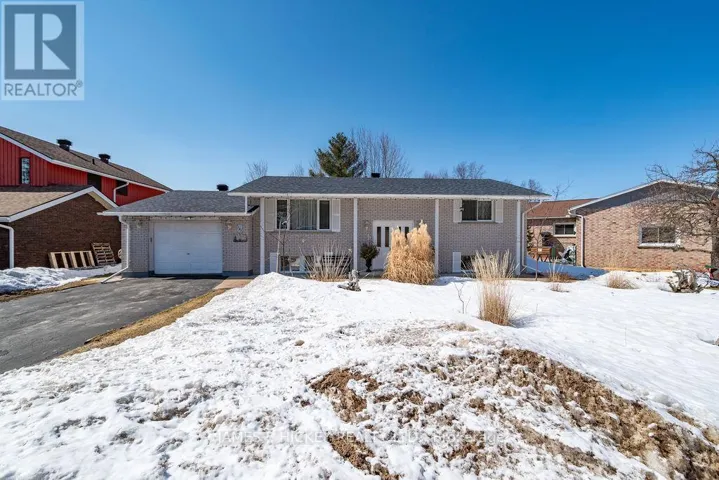 101 FRONTENAC CRESCENT, Deep River, Ontario K0J1P0