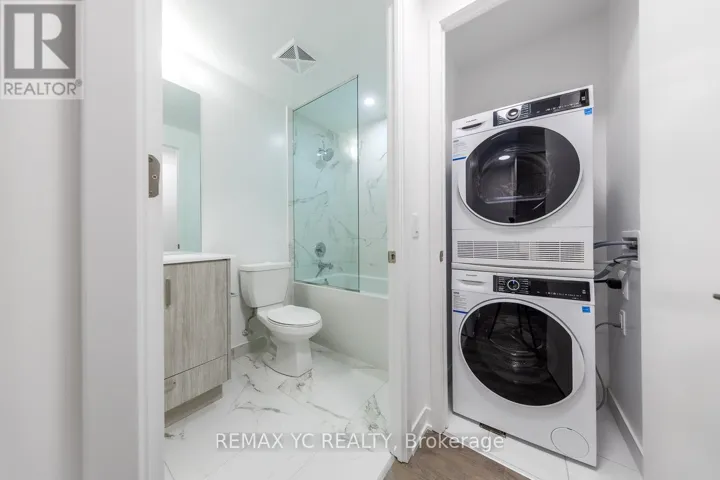 #3205 - 180 FRONT STREET E, Toronto (Moss Park), Ontario M5A0A9