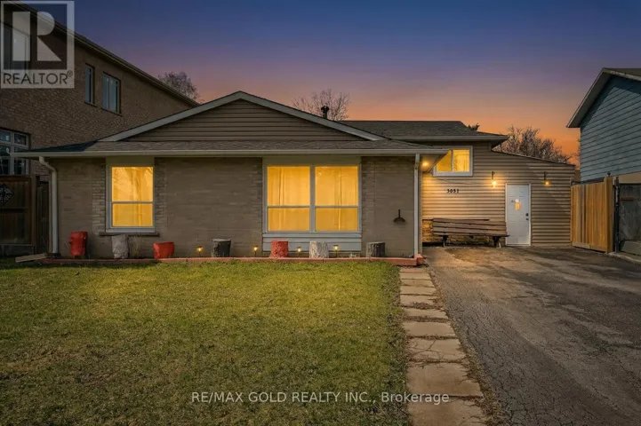 3031 LAFONTAINE ROAD, Mississauga (Malton), Ontario L4T1Z4