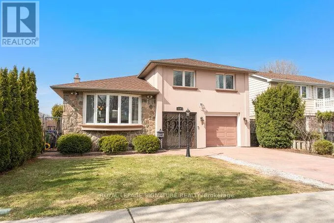 130 CARSBROOKE ROAD, Toronto (Etobicoke West Mall), Ontario M9C3C8