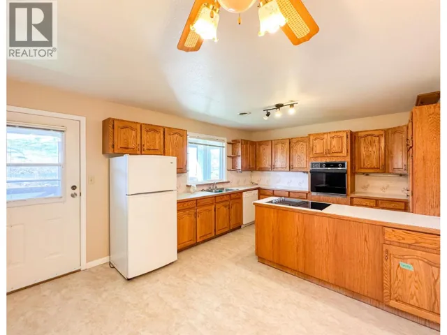 3826 33rd Street, Osoyoos, British Columbia V0H1V6