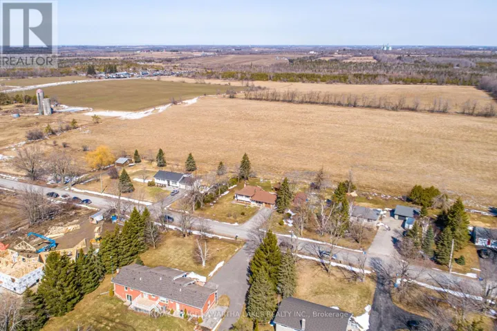 49 CRESSWELL ROAD E, Kawartha Lakes (Mariposa), Ontario K0M1J0