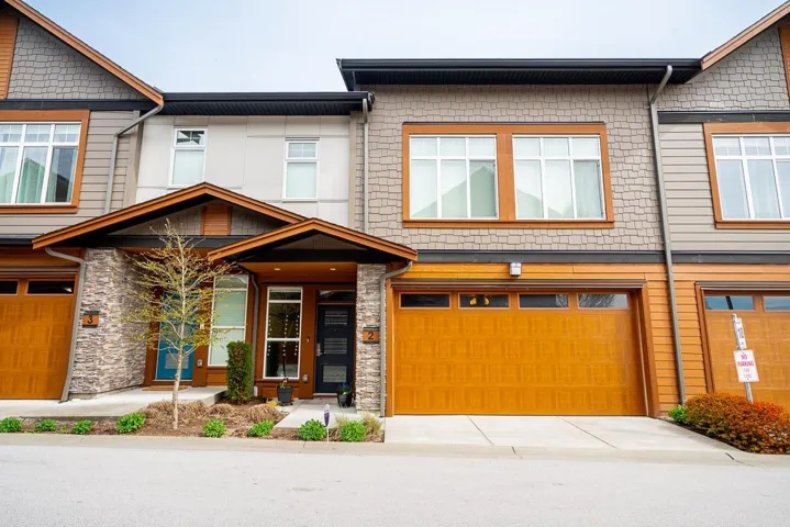 2 17033 FRASER HIGHWAY, Surrey, British Columbia V4N6V2