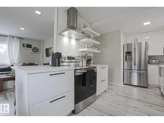 9319 92 ST NW, Edmonton, Alberta T6C3R7