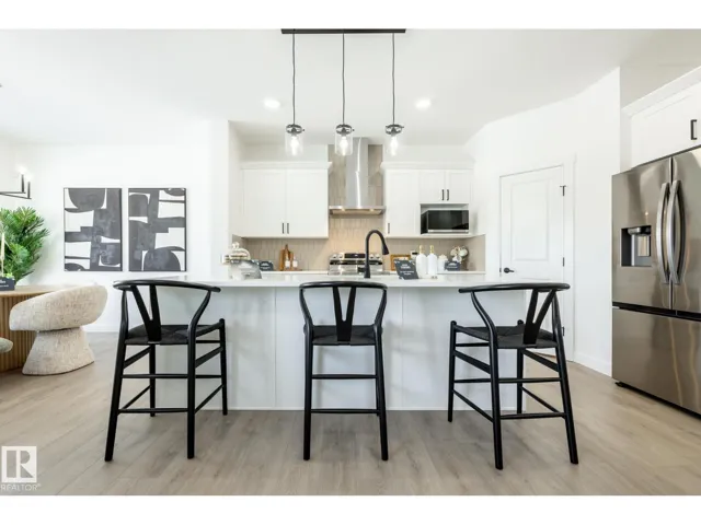 5221 Schonsee DR NW, Edmonton, Alberta T5Z0H4