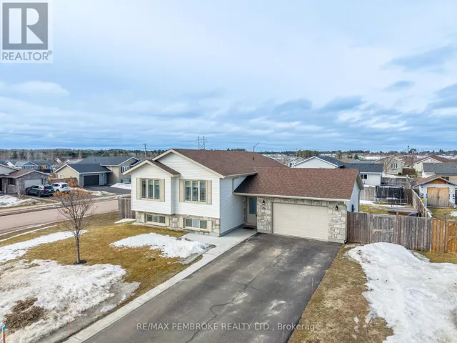 10 NEWPORT DRIVE, Petawawa, Ontario K8H0E1
