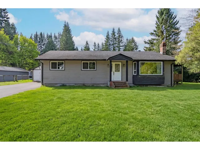 23566 52 AVENUE, Langley, British Columbia V2Z2P5