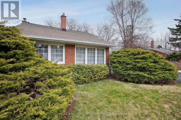 123 VISTA DRIVE W, Mississauga (Streetsville), Ontario L5M1W2