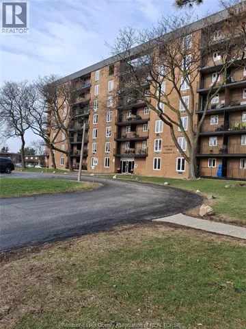 6588 THORNBERRY CRESCENT, Windsor, Ontario N8T2X2