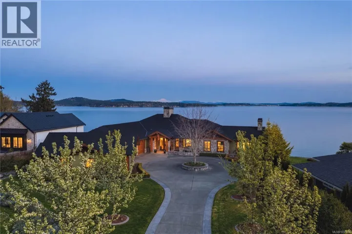 3070 Beachfront Cres, Mill Bay, British Columbia V0R2P3