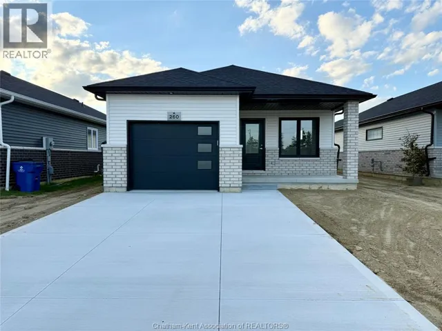 260 IRONWOOD TRAIL, Chatham, Ontario N7M0V6