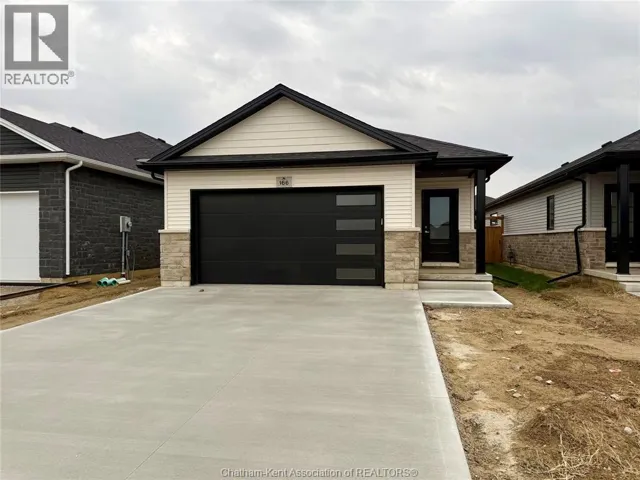 166 IRONWOOD TRAIL, Chatham, Ontario N7M0T3