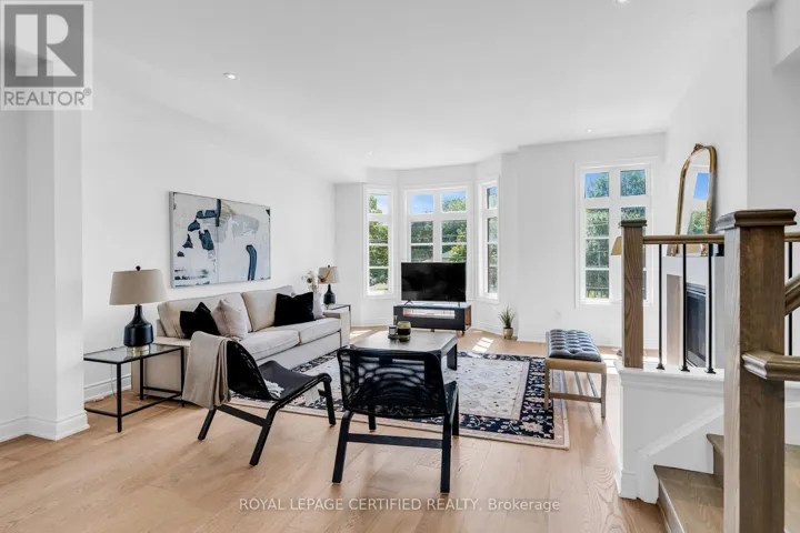 10 - 74A THOMAS STREET, Mississauga (Streetsville), Ontario L5M2R6