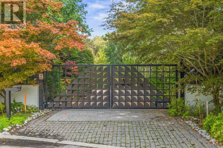 18 TIMBERGLADE COURT, Toronto (Bridle Path-Sunnybrook-York Mills), Ontario M2L2Y2