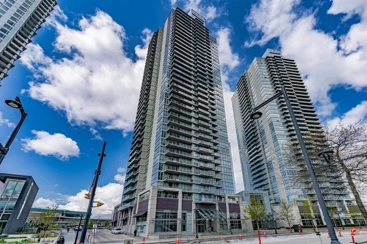 809 9981 WHALLEY BOULEVARD, Surrey, British Columbia V3T0G6