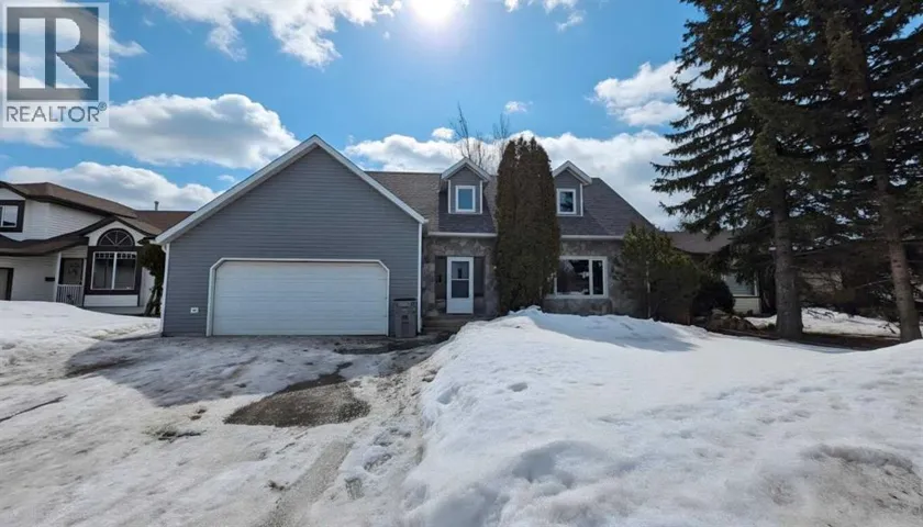 8909 102 Avenue, Grande Prairie, Alberta T8X1E9