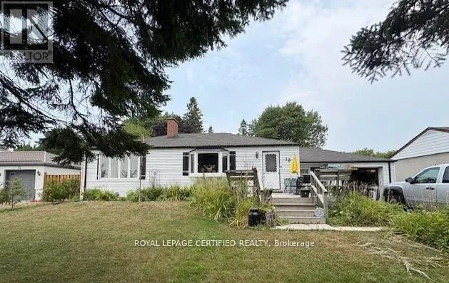 STUDIO - 16 ALMOND AVENUE, Whitby, Ontario L1P1K5