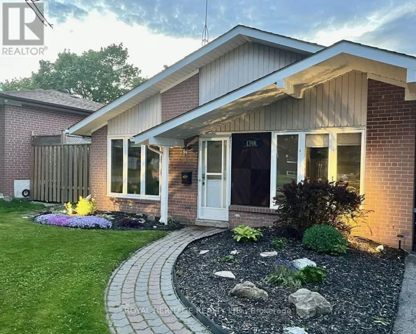 1398 FORDON AVENUE, Pickering (Bay Ridges), Ontario L1W1J9