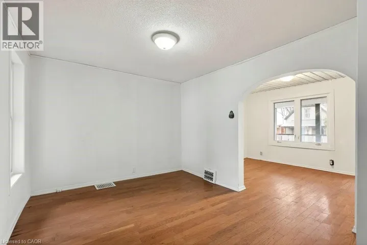 23 FREDERICK Avenue, Hamilton, Ontario L8H4K1