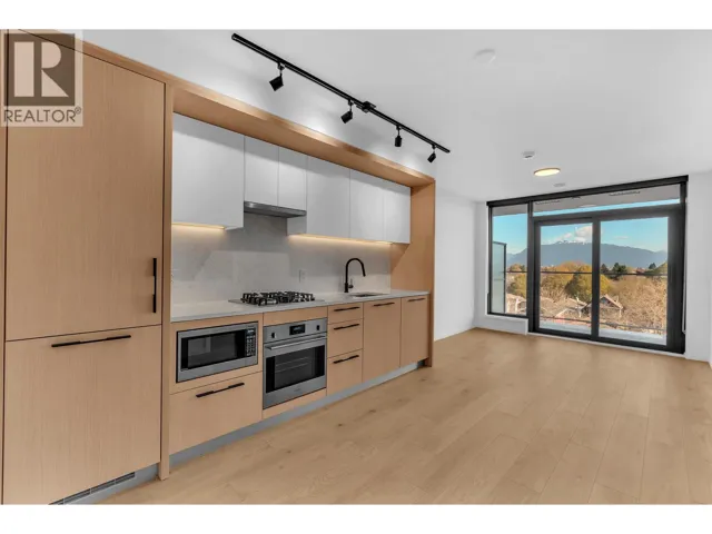 7XX 2729 KINGSWAY, Vancouver, British Columbia V5R0M6