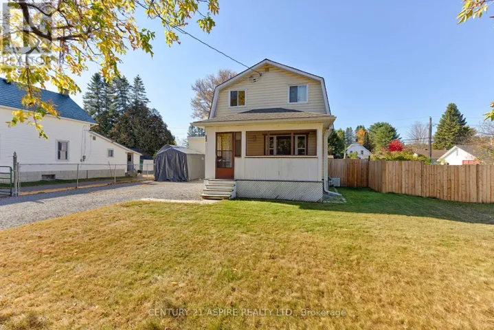 32 RAILWAY STREET, Laurentian Hills, Ontario K0J1J0