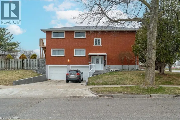 35 SHAFTSBURY Drive Unit# 1, Kitchener, Ontario N2A1N4