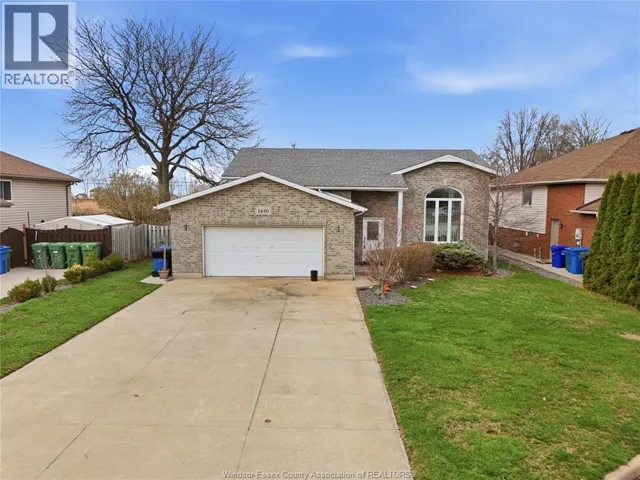 1446 HERITAGE GARDEN CRESCENT, Lakeshore, Ontario None