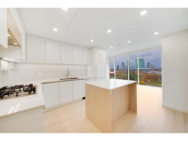 808 13573 98A AVENUE, Surrey, British Columbia V3T4A4