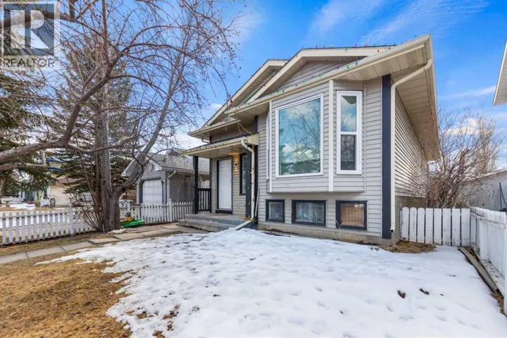 15 Erin Green Way SE, Calgary, Alberta T2B3C2