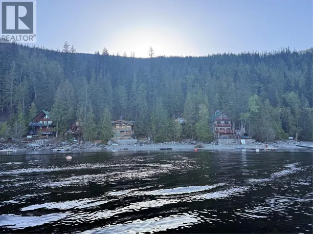 Crescent Bay, Sicamous, British Columbia V0E2V0