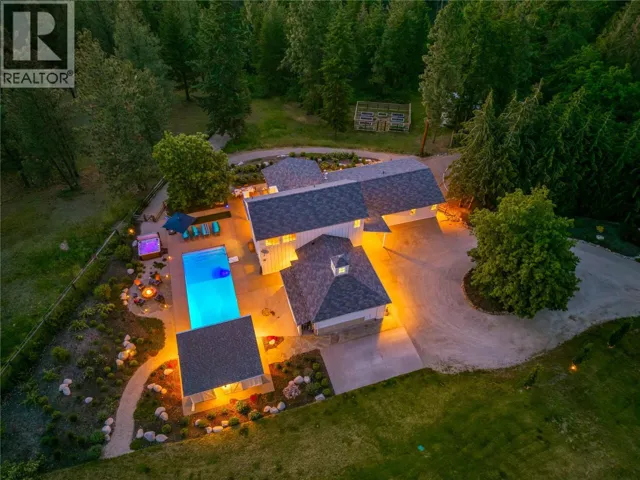 2376 Saucier Road, Kelowna, British Columbia V1W4B8