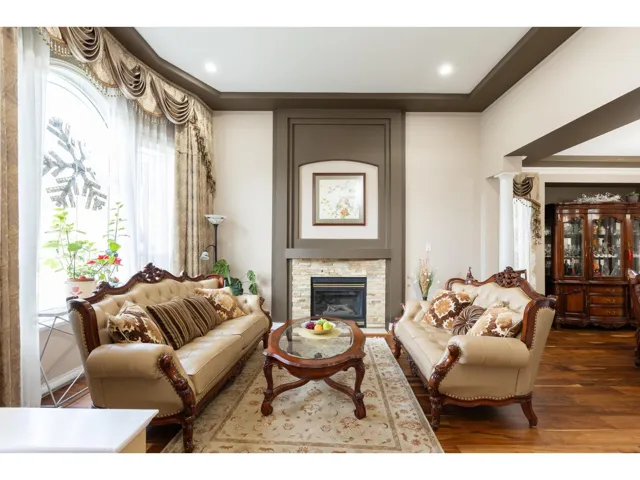 8370 168A STREET, Surrey, British Columbia V4N4T8