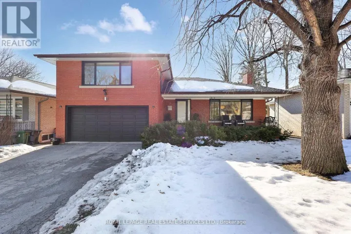 34 BEARBURY DRIVE, Toronto (Markland Wood), Ontario M9C2G9