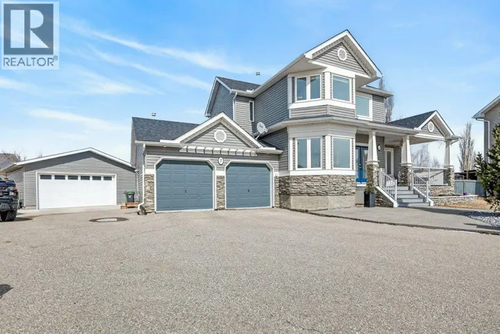 7 Henderson Bay NE, Langdon, Alberta T0J1X1