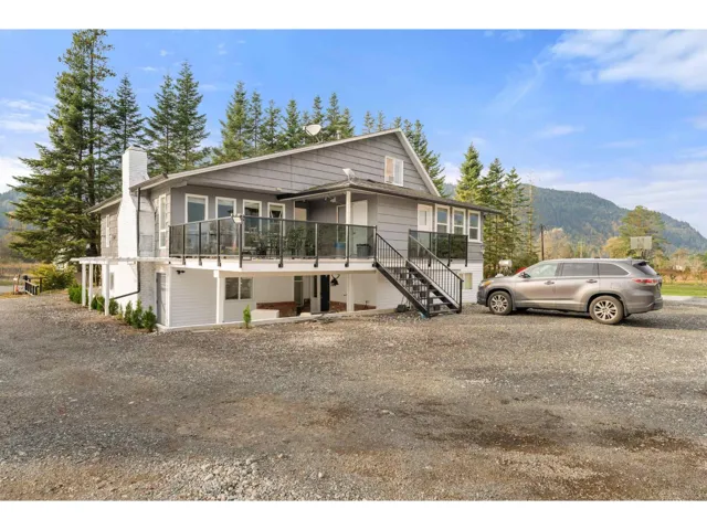 11186 FARMS ROAD, Mission, British Columbia V2V4J1