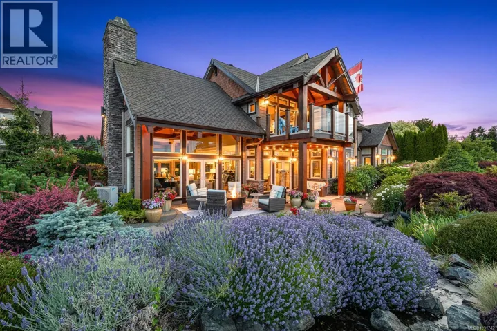 3943-3941 Marine Dr, Royston, British Columbia V0R2V0