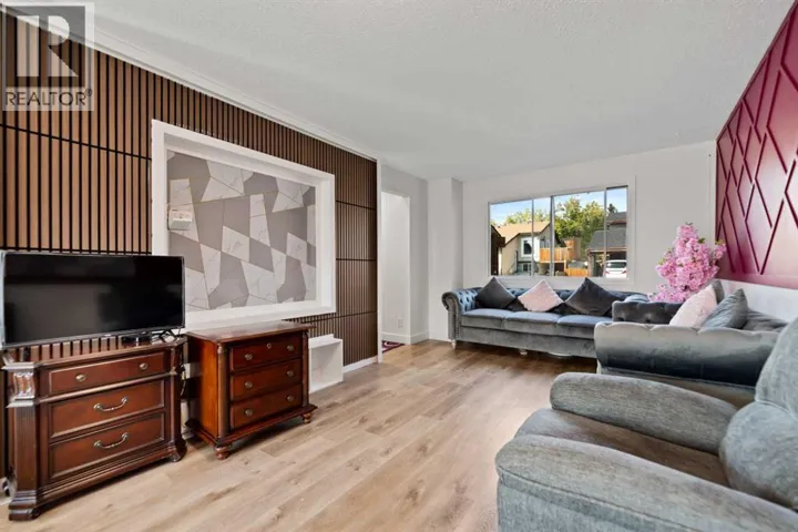 40 Pinecliff Close NE, Calgary, Alberta T1Y4N5