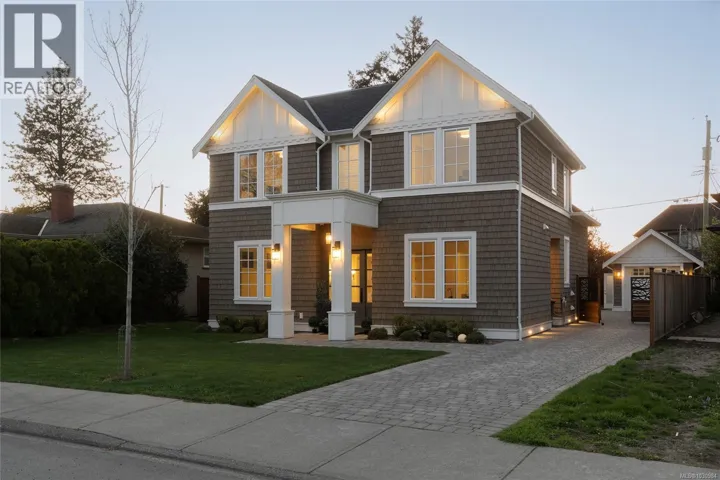 2218 Kinross Ave, Oak Bay, British Columbia V8R2N5