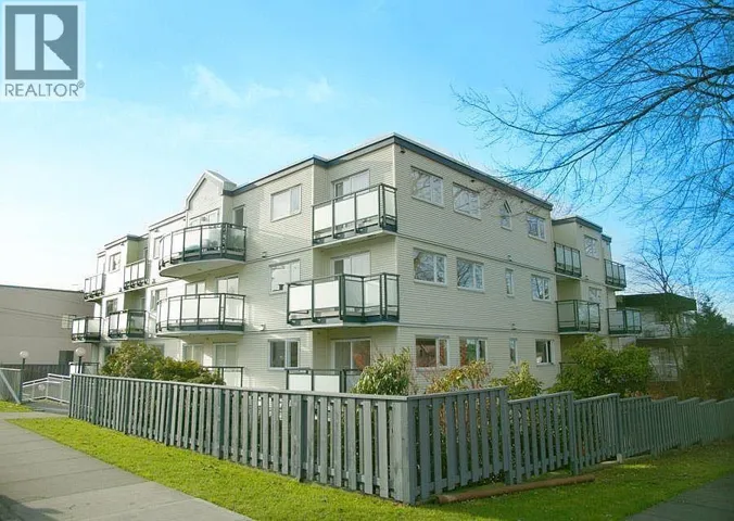 205 33 N TEMPLETON DRIVE, Vancouver, British Columbia V5L3C9