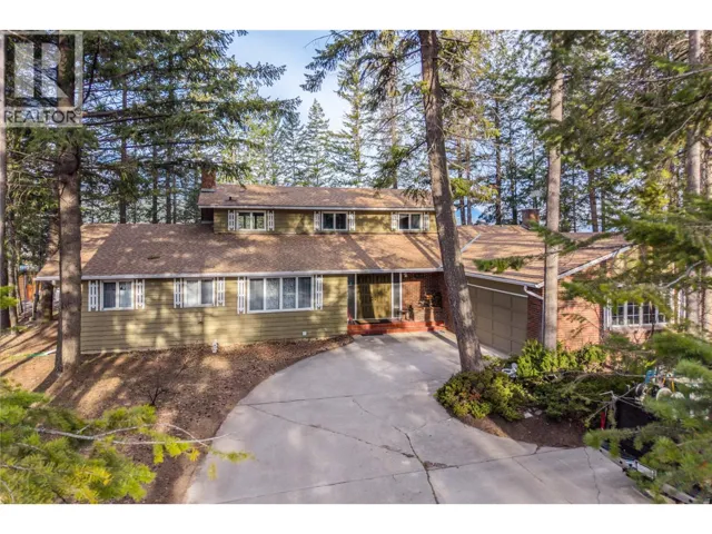 1420 Birch Crescent, Golden, British Columbia V0A1H6