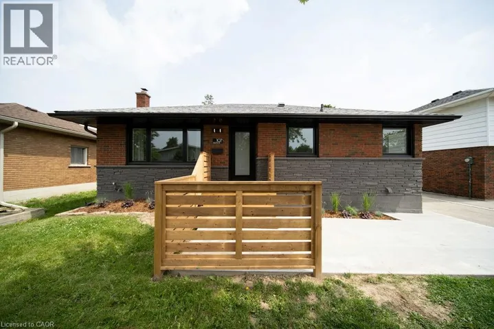 107 DELMAR Drive Unit# 1, Hamilton, Ontario L9C1J8