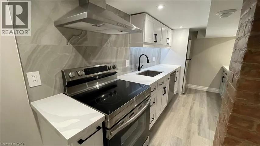 123 ROBINSON Street Unit# 4, Hamilton, Ontario L8P1Z3