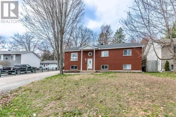 24 EARL STREET, Petawawa, Ontario K8H3M4