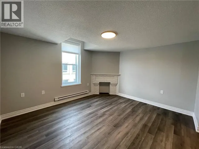 69 EAST MAIN Street Unit# 204, Welland, Ontario L3B3W4