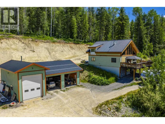 2360 TRANS CANADA N Highway, Golden, British Columbia V0A1H1