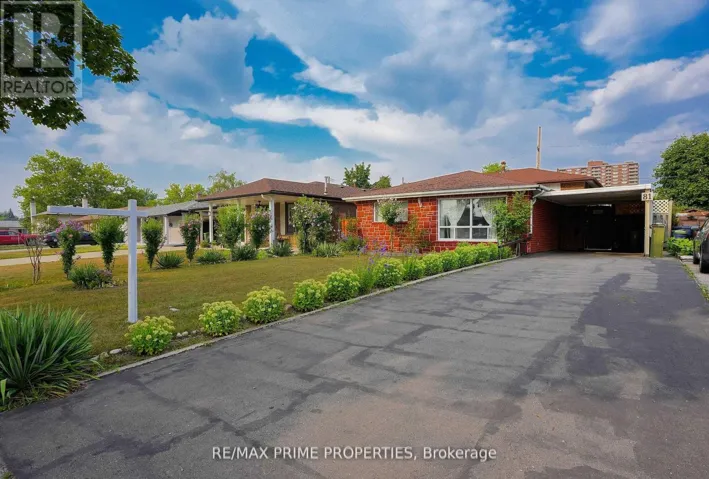81 SILVERSTONE DRIVE, Toronto (Mount Olive-Silverstone-Jamestown), Ontario M9V3G4