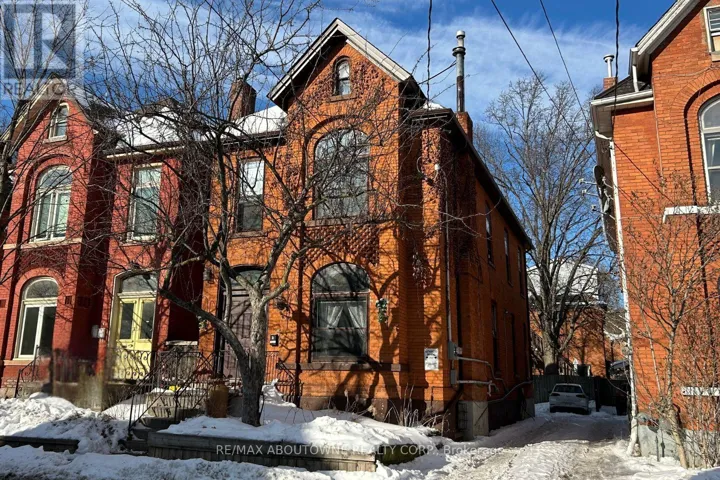 100 GRANT AVENUE, Hamilton (Stinson), Ontario L8N2X7