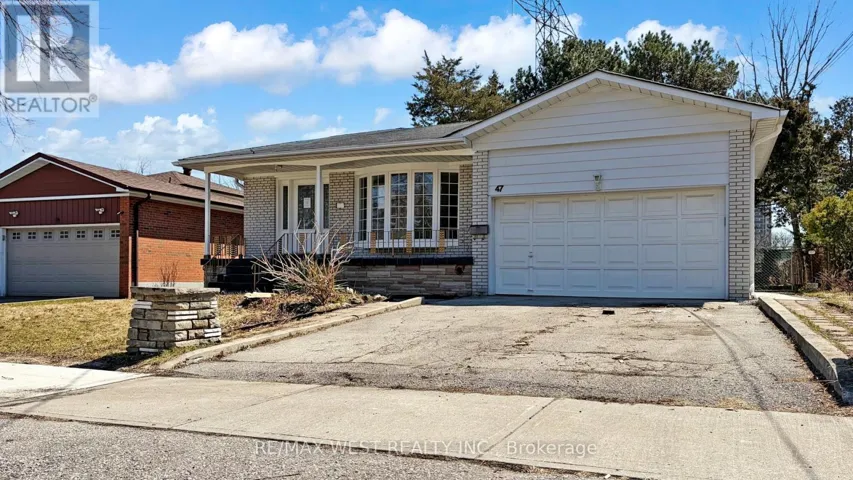 47 TOBERMORY DRIVE, Toronto (Black Creek), Ontario M3N2R4