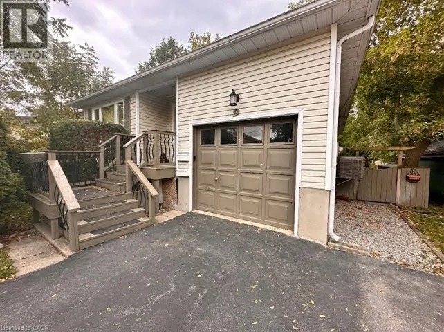 9 MACVILLE Avenue Unit# B, Kitchener, Ontario N2K1T2